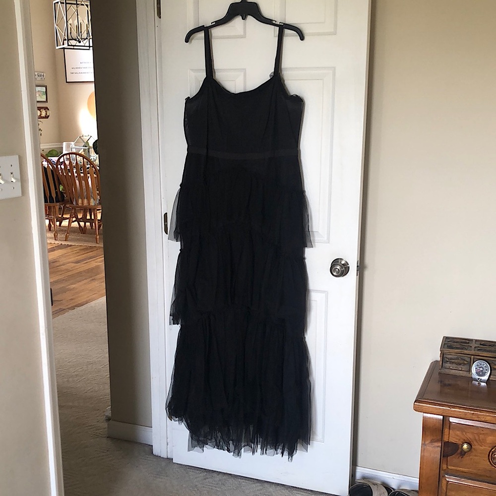 💣Formal/prom dress. Size 16W. Gorgeous all black with see through details.